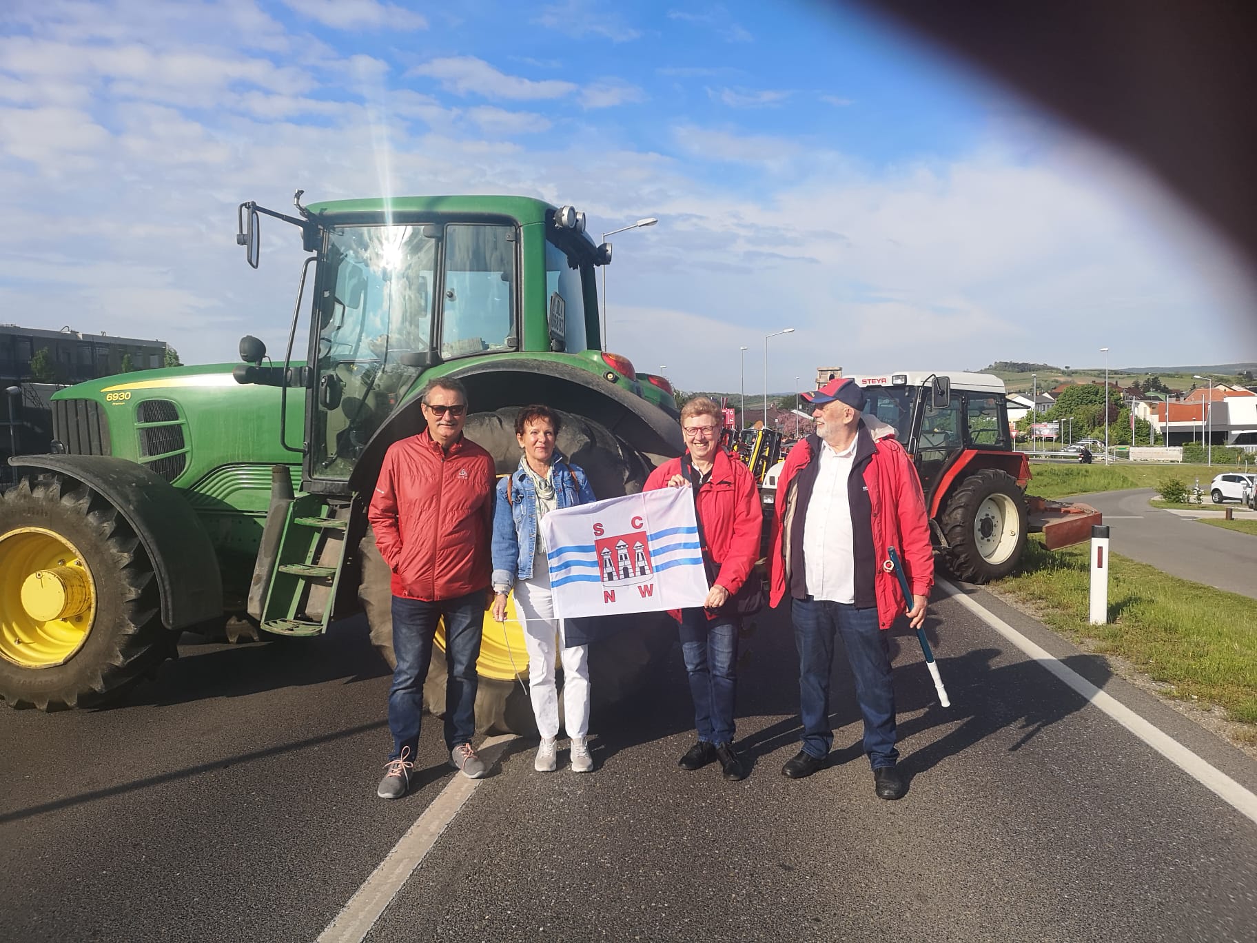 SCNW Delegation bei der Demo in Jois am 9.Mai 2023